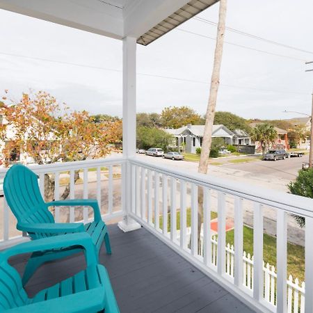 Beautiful Two-Story In Central Galveston, Short Walk To Beach, Near Downtown! | Seas The Breeze 빌라 외부 사진