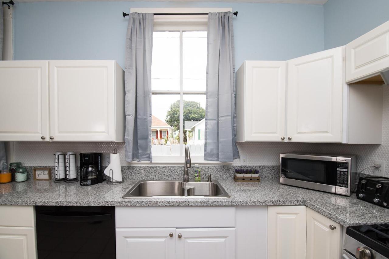 Beautiful Two-Story In Central Galveston, Short Walk To Beach, Near Downtown! | Seas The Breeze 빌라 외부 사진