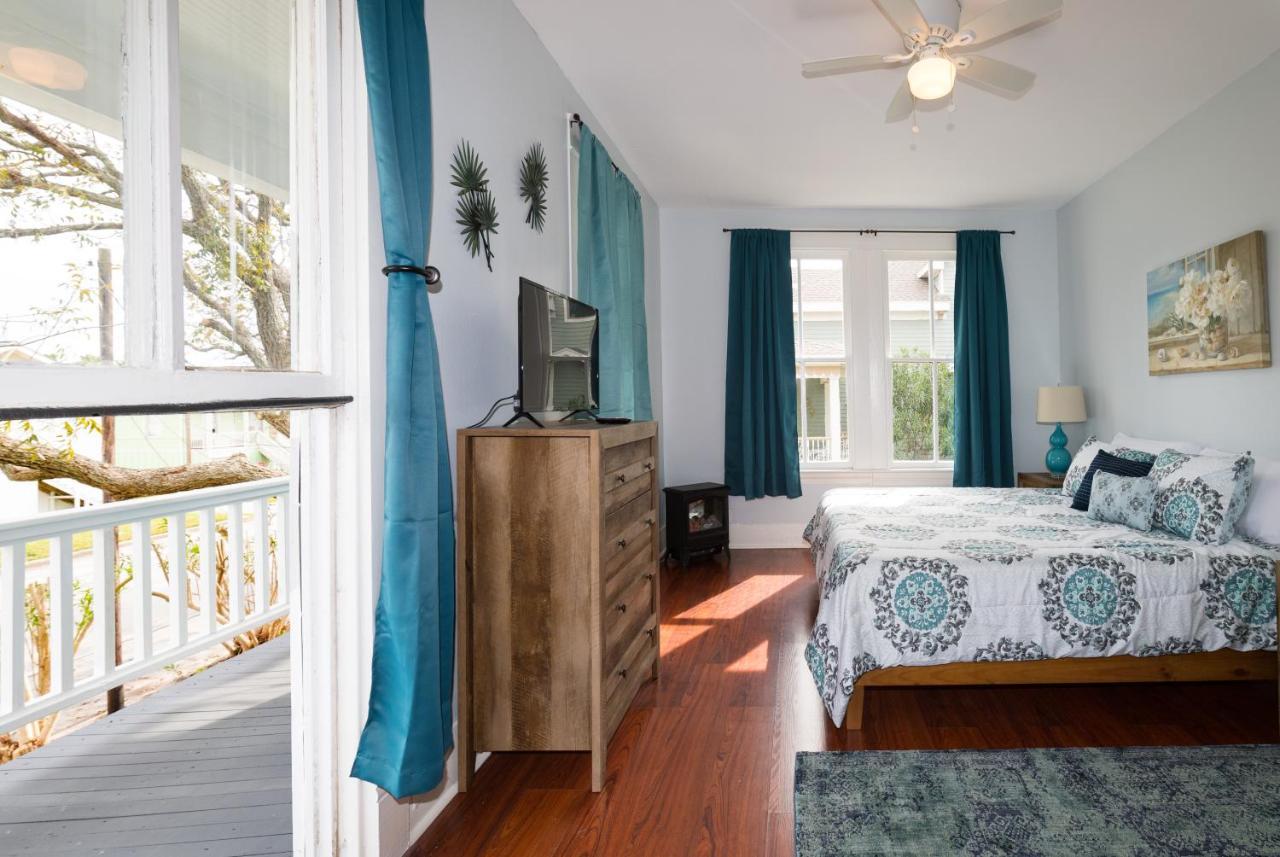Beautiful Two-Story In Central Galveston, Short Walk To Beach, Near Downtown! | Seas The Breeze 빌라 외부 사진