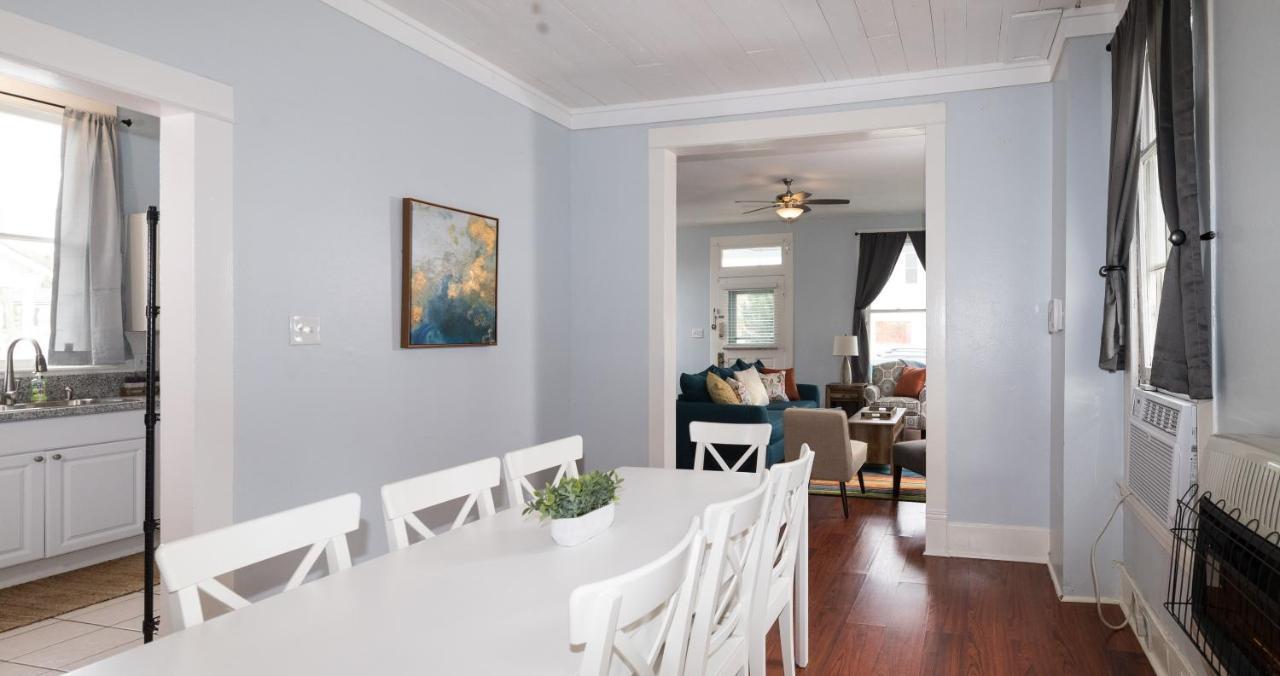 Beautiful Two-Story In Central Galveston, Short Walk To Beach, Near Downtown! | Seas The Breeze 빌라 외부 사진
