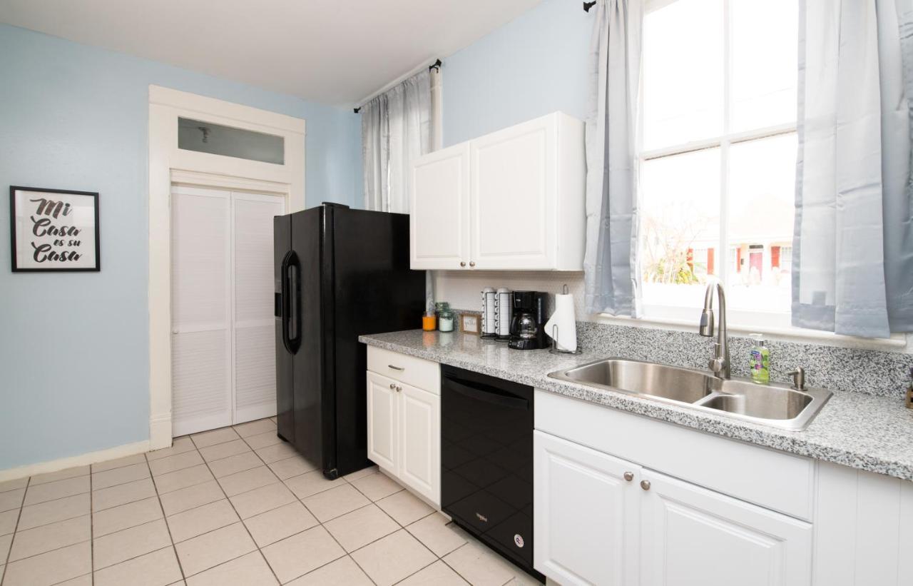 Beautiful Two-Story In Central Galveston, Short Walk To Beach, Near Downtown! | Seas The Breeze 빌라 외부 사진