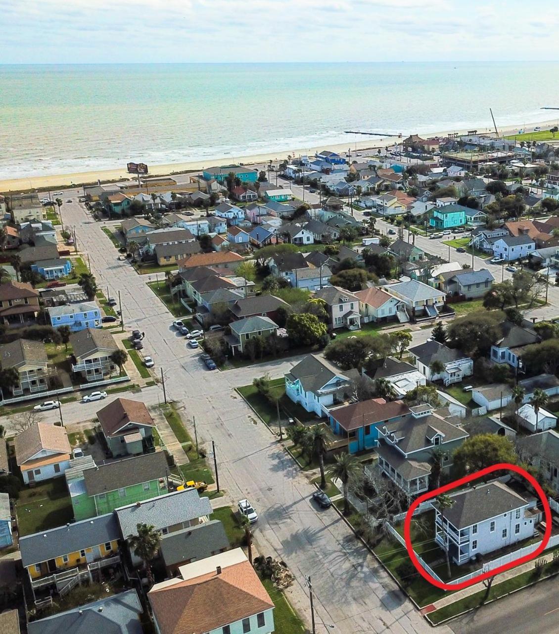 Beautiful Two-Story In Central Galveston, Short Walk To Beach, Near Downtown! | Seas The Breeze 빌라 외부 사진